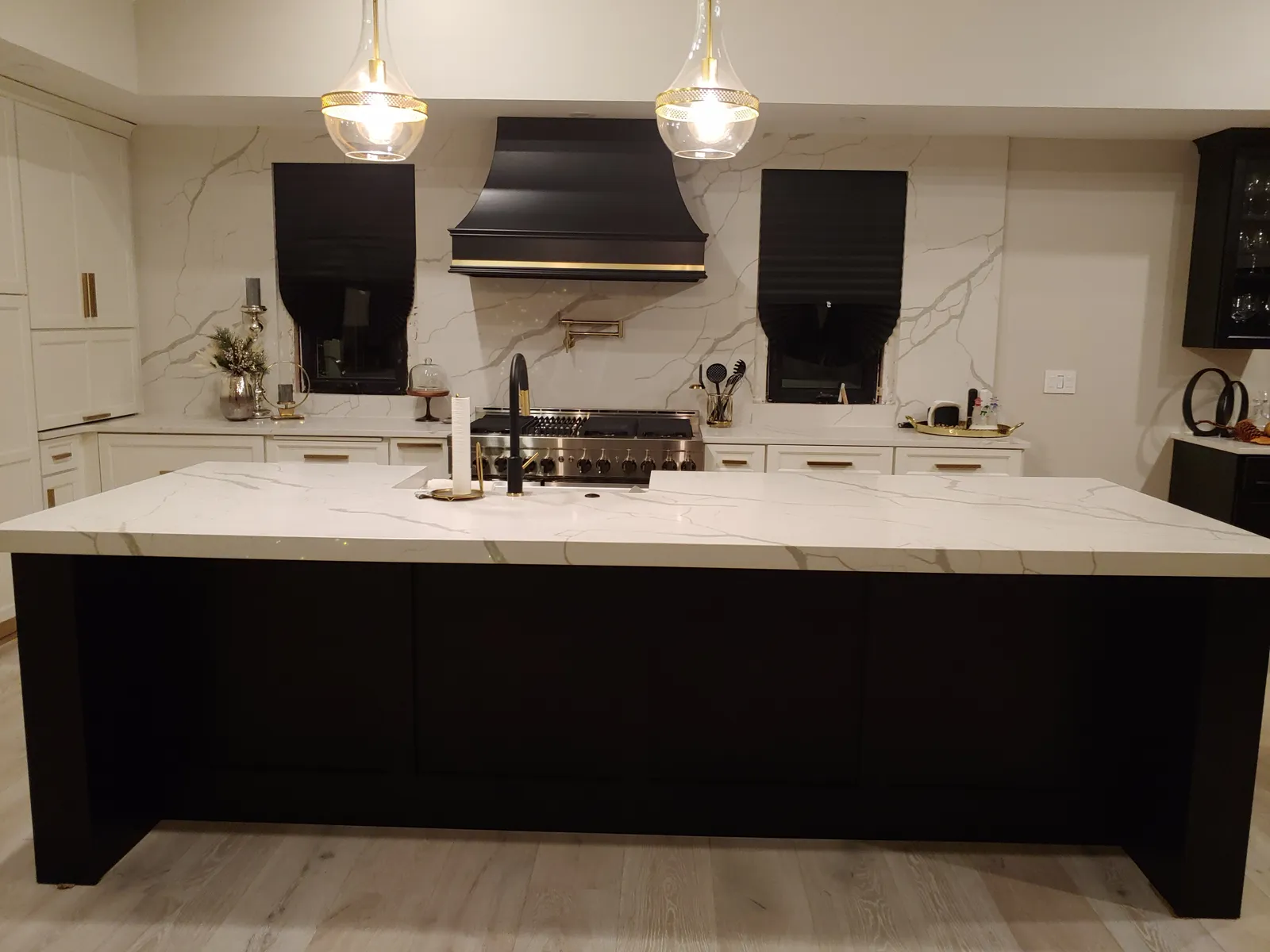 Range and black hood, closer angle